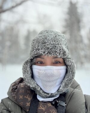 Zoe Tay Instagram - ❄️❄️❄️🤍🤍❄️❄️❄️
哈尔滨，黑龙江～雪乡
十里画廊
-22度～冷❄️🥶

Heilongjiang Province, China is China Snow Town: 
The snow town is located in the China Snow Town National Forest Park, in the Harbin Forestry Bureau‘s administration area in Heilongjiang Province. The park is situated at the intersection of the Zhangguangcai Ridge and Laoyeling in the Changbai Mountains. 

#黑龙江十里画廊
#中国雪乡❄️ 
#与家人之旅 
#chinasnowvillage 
#TenMileNaturalGallery
#零下22度c 
#-22°☃️🥶❄️
#frozen 
#雪景色 
#雪花飘飘北风萧萧 
#snowpark 
#东北之旅🇨🇳 
#新加坡
#佐左伊趴趴走

#ZoeTay #鄭惠玉 #惠声玉影 #佐伊の語