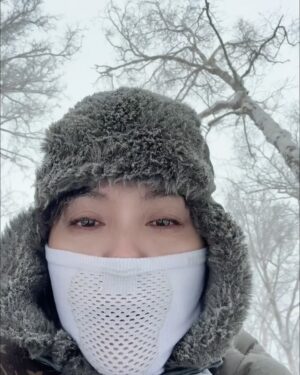 Zoe Tay Instagram - ❄️❄️❄️🤍🤍❄️❄️❄️
哈尔滨，黑龙江～雪乡
十里画廊
-22度～冷❄️🥶

Heilongjiang Province, China is China Snow Town: 
The snow town is located in the China Snow Town National Forest Park, in the Harbin Forestry Bureau‘s administration area in Heilongjiang Province. The park is situated at the intersection of the Zhangguangcai Ridge and Laoyeling in the Changbai Mountains. 

#黑龙江十里画廊
#中国雪乡❄️ 
#与家人之旅 
#chinasnowvillage 
#TenMileNaturalGallery
#零下22度c 
#-22°☃️🥶❄️
#frozen 
#雪景色 
#雪花飘飘北风萧萧 
#snowpark 
#东北之旅🇨🇳 
#新加坡
#佐左伊趴趴走

#ZoeTay #鄭惠玉 #惠声玉影 #佐伊の語