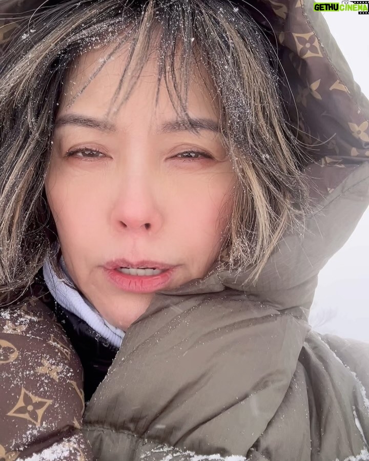 Zoe Tay - 5K Likes - 🤍🤍🤍🎄🫶🏻🎄❄️❄️❄️
圣诞节快乐
鄭氏兄姐妹与姪子之旅🫶🏻
Time together as a
family is a gift. 💝
#姐妹兄同游哈尔滨
#家人的陪伴勝勝過一切❤️
#兄弟姐妹出遊记
#家人之旅💕
#bondingtime❤️
#beautifulsnow❄️❄️❄️❄️
#wonderfulmemories🤍🎄❄️
#togetherstronger
#loveypuallll❤️❤️❤️
#XôeTay #鄭惠玉 #惠声玉影 #佐伊の語