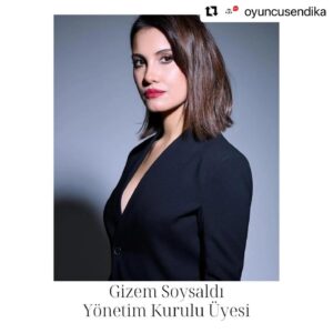 Zuhal Olcay Instagram - #Repost @oyuncusendika with @use.repost
・・・
5. Olağan Genel Kurulumuz Gerçekleşti! 🎭

Yeni dönemde görev alacak Yönetim Kurulumuz, Denetleme Kurulumuz ve Disiplin Kurulumuz delegelerimizin oylarıyla belirlendi 🍀✨

Sektörümüzün geleceğini tasarlamak, ulusal politikalarımızı belirlemek ve haklarımızı savunmak için kararlılıkla yol alacağımız bu dönemde, yeni yönetimimizle yeni hedeflere ulaşmak, var olan çalışmalarımızı geliştirmek, organizasyonel kapasitemizi güçlendirmek için  istikrarlı şekilde çalışacağız.

Oldukça zorlu bir yolda, adım adım ilerliyoruz. 

Birlikte daha da güçlenerek, dayanışmayı arttırarak yola devam edeceğiz✌️

Tüm üyelerimizi ve meslektaşlarımızı, ortak çıkarlarımız etrafında örgütlenmeye ve bu  dayanışmayı büyütmeye davet ediyoruz. ✌️

Oyuncular Sendikası;

Genel Başkan: Zuhal Olcay
Genel Sekreter : Atilla Gündoğdu
Genel Mali Sekreter : Taner Rumeli
Yönetim Kurulu Üyesi: Gizem Erman Soysaldı
Yönetim Kurulu Üyesi : Arda Kavaklıoğlu
Yönetim Kurulu Üyesi : Cem Yiğit Üzümoğlu
Yönetim Kurulu Üyesi : Özlem Zeynep Dinsel
Yönetim Kurulu Üyesi : Esin Aslan
Yönetim Kurulu Üyesi : Yasin Yürekli

#DayanışmaYaşatır
#OyuncularSendikası