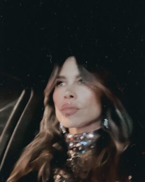 Zulay Henao Instagram - Christmas parties and other things…

Merry merry🖤

Photography @imagerybyoscar
