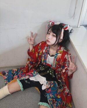 ano Instagram - 今年の元旦も
新春！爆笑ヒットパレード生放送でした🎍🌅仕事始め笑いまくりで最高🍥

このあとは上田と女が吠える夜も見てねo̴̶̷ ̫ o̴̶̷🍥