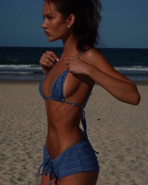 hollyy mueller Instagram - 🫡🫡 @snrklbr_swimwear