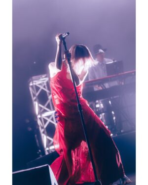 milet Instagram - 2024年最後の #miletの日 🫶🏻
GREEN LIGHTS、stairs、アジアツアー、歌いきった一年。
体も壊した。そして超回復もした⇧⇧
数えきれないほど歌に救われた。
来年も私らしく、歌っていくよ。
音楽が大好きだよ。
一緒にいてね、2025年も。
せんきゅー！
#milet