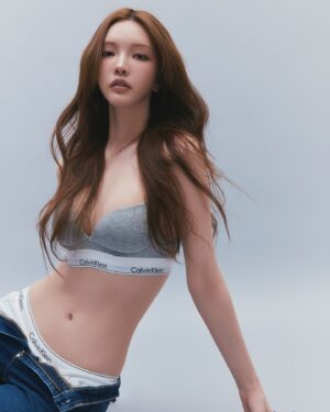 xooos Instagram - 캘빈클라인 언더웨어💝 오늘부터 무신사 기획전 시작😖

#캘빈클라인 #calvinklein #mycalvin #캘빈클라인홀리데이