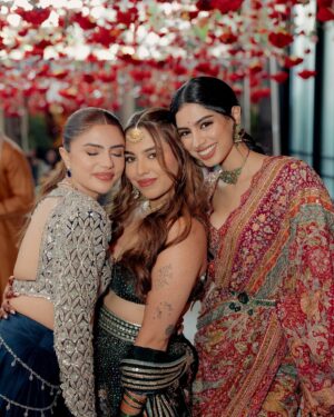 Aaliyah Kashyap Instagram - mehendi & masti time 💚

📷- @fourfoldpictures
Outfit - @anitadongre
Jewels- @anitadongre
Footwear - @aprajitatoorofficial 
Styled by- @sheefajgilani 
Assisted by- @shriyaamahajann @eshawadhwa_ @niyoshi.jain
HMU- @shradhaluthra 
Wedding planner & decor- @theserendipitycoindia 
Mehendi by- @bridalmehndiqueen
