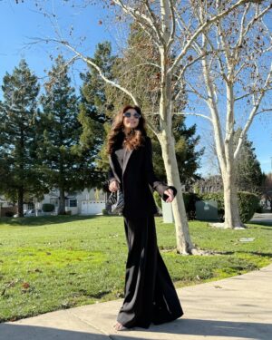 Aanchal Sharma Instagram - Sugarhigh ✨
@manis_rai making winter stylish🖤 @manishrai_readytowear