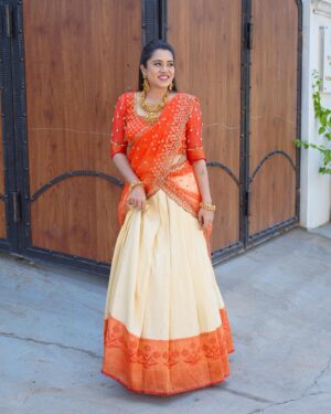 Aarthi Subash Instagram - 🧡
Lens @zoomin_.clicks 
Outfit @lakshana_designer_studio 
Jwellery @aishwaryam_bridaljewellery 
#aarthisubash #bhairavi #sindhubhairavi #vijaytelevision #tamilserial