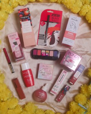Aashi Adani Instagram - #MAMA DIWALI GIVEAWAY worth ₹40,000🪔 (CLOSED. Winners - @miss_rajput6300 @anouska_verma @richa_gupta77 @aaastha_1107)

4 of you can win these beauty hampers full of our favourite products 🥳

All you need to do is:
1) Follow @mridul_sharmaa @alfiyakarimkhan_ @manasi_mau1 @aashiadani
2) Subscribe to our YouTube channels (links in bios)
3) tag 3 friends and leave ✨ in the comments 

DO NOT send messages/emails asking us to make you the winner, it will lead to disqualification from the giveaway.

4 winners will be announced on 30th of November, 2024!
Best of luck 🥳🥰 🤞

#diwaligiveaway #beautygiveaway #mumbaigiveaway #entertowin #giveawayindia #trendelitee