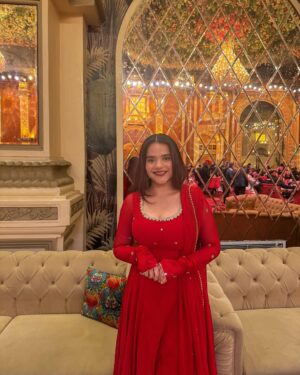 Aashi Sahni Instagram - श्रृंगार supremacy🪞✨🦚🌙

wearing - @bhaviniparis