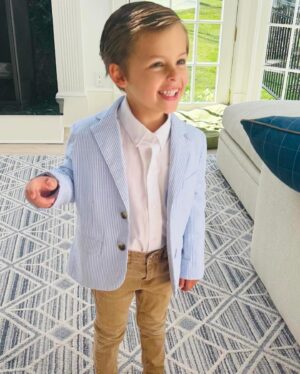 Abby Huntsman Instagram - Our favorite old married couple is 5 today! They couldn’t be more different, but also couldn’t love each other any more (if only we could all operate more like that in this world!) Influencing each other every step of the way for good and bad 🤣. No one makes us laugh harder. We also couldn’t love you two any more. The greatest surprise we’ve ever received in life (even though dad fainted in the docs office 😵‍💫!). And a shoutout to their big sis “mama Isabel” for taking care of all of us 💜