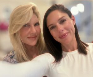 Abby Huntsman Instagram - Happy bday to the most beautiful human inside and out. Anyone who knows @marykhuntsman knows the sun shines a lot brighter when she’s in the room. Growing up with a mom who taught us to stop and smell the roses…and that being kind, passionate, unconditionally loving of everyone, and not taking things too seriously was the greatest gift of all. She would often remind me in my tv days that it’s a lot easier to be the loudest in the room…it takes the stronger person to sometimes just listen and take the high road. Today we celebrate you mama 💜