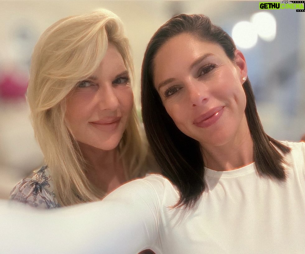 Abby Huntsman - 1K Likes - Happy bday to the most beautiful human inside and out. Anyone who knows @marykhuntsman knows the sun shines a lot brighter when sheās in the room. Growing up with a mom who taught us to stop and smell the rosesā¦and that being kind, passionate, unconditionally loving of everyone, and not taking things too seriously was the greatest gift of all. She would often remind me in my tv days that itās a lot easier to be the loudest in the roomā¦it takes the stronger person to sometimes just listen and take the high road. Today we celebrate you mama š