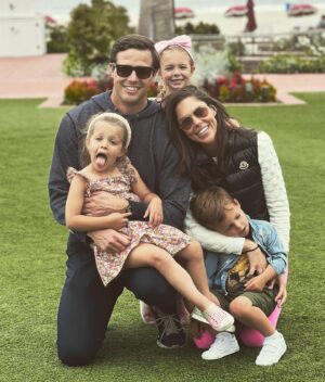 Abby Huntsman Instagram - My little bro is married! And we get a new amazing sis!! Love you @allisongaskins. The most memorable weekend celebrating love, family and service 🇺🇸