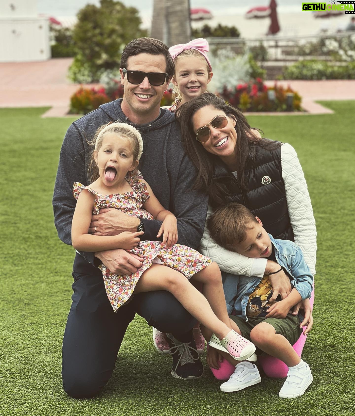 Abby Huntsman - 6.3K Likes - My little bro is married! And we get a new amazing sis!! Love you @allisongaskins. The most memorable weekend celebrating love, family and service 🇺🇸