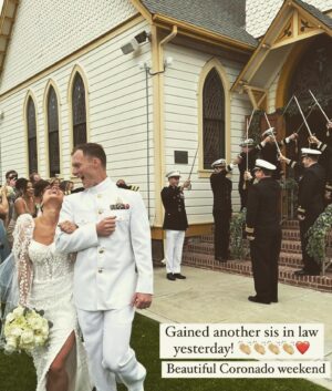 Abby Huntsman Instagram - My little bro is married! And we get a new amazing sis!! Love you @allisongaskins. The most memorable weekend celebrating love, family and service 🇺🇸