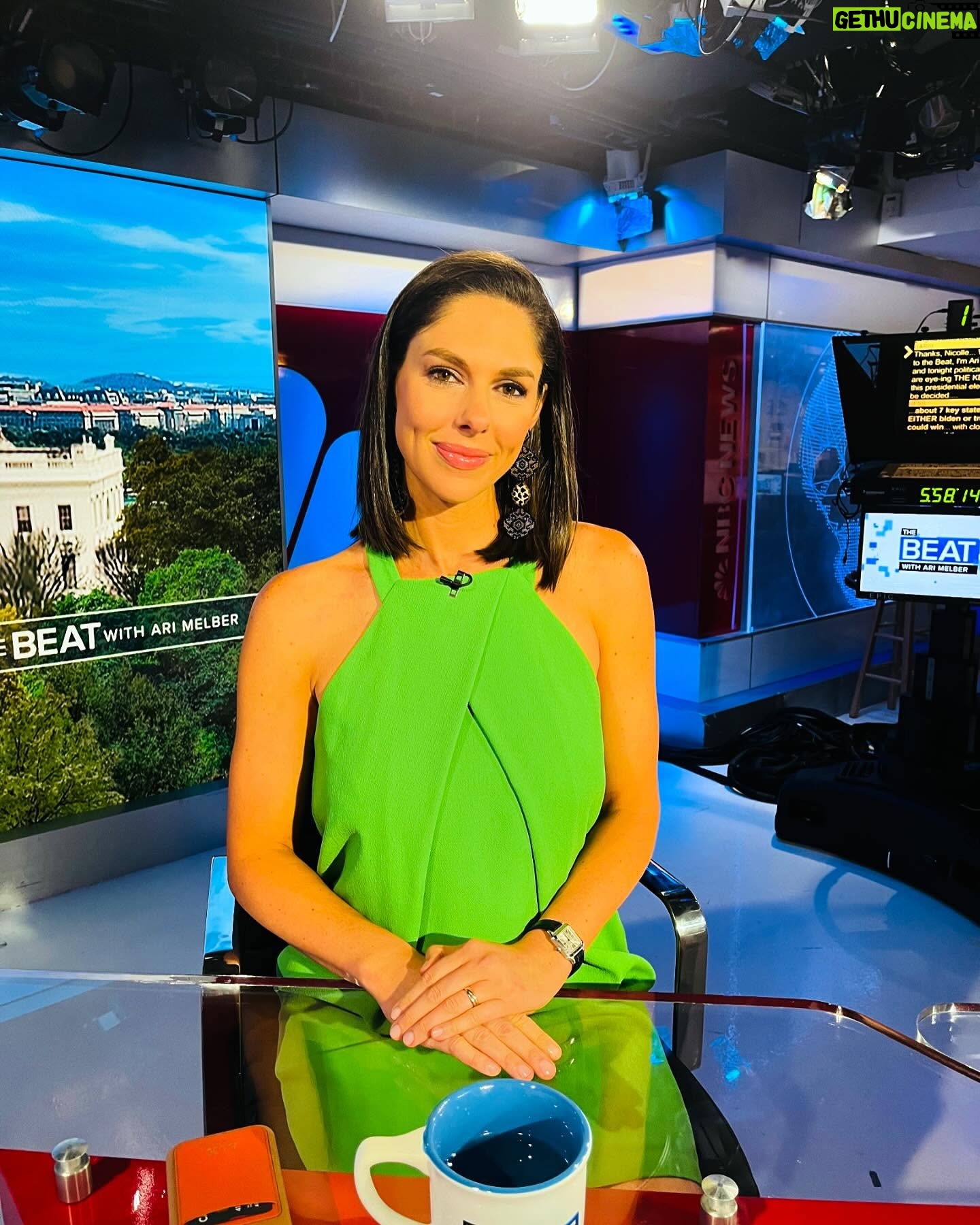 Abby Huntsman - 3K Likes - Took off the Mac n cheese stained sweat pants for the night. Fun to be back w one of my fav people. @arimelber you’re still as talented and awkward as you’ve always been! Proud of you sir. 🇺🇸
