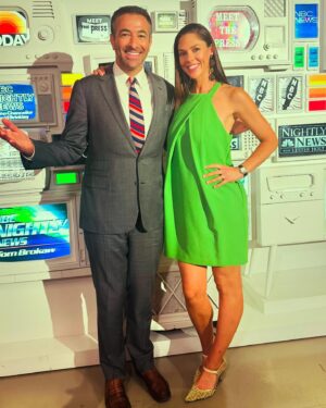 Abby Huntsman Instagram - Took off the Mac n cheese stained sweat pants for the night. Fun to be back w one of my fav people. @arimelber you’re still as talented and awkward as you’ve always been! Proud of you sir. 🇺🇸