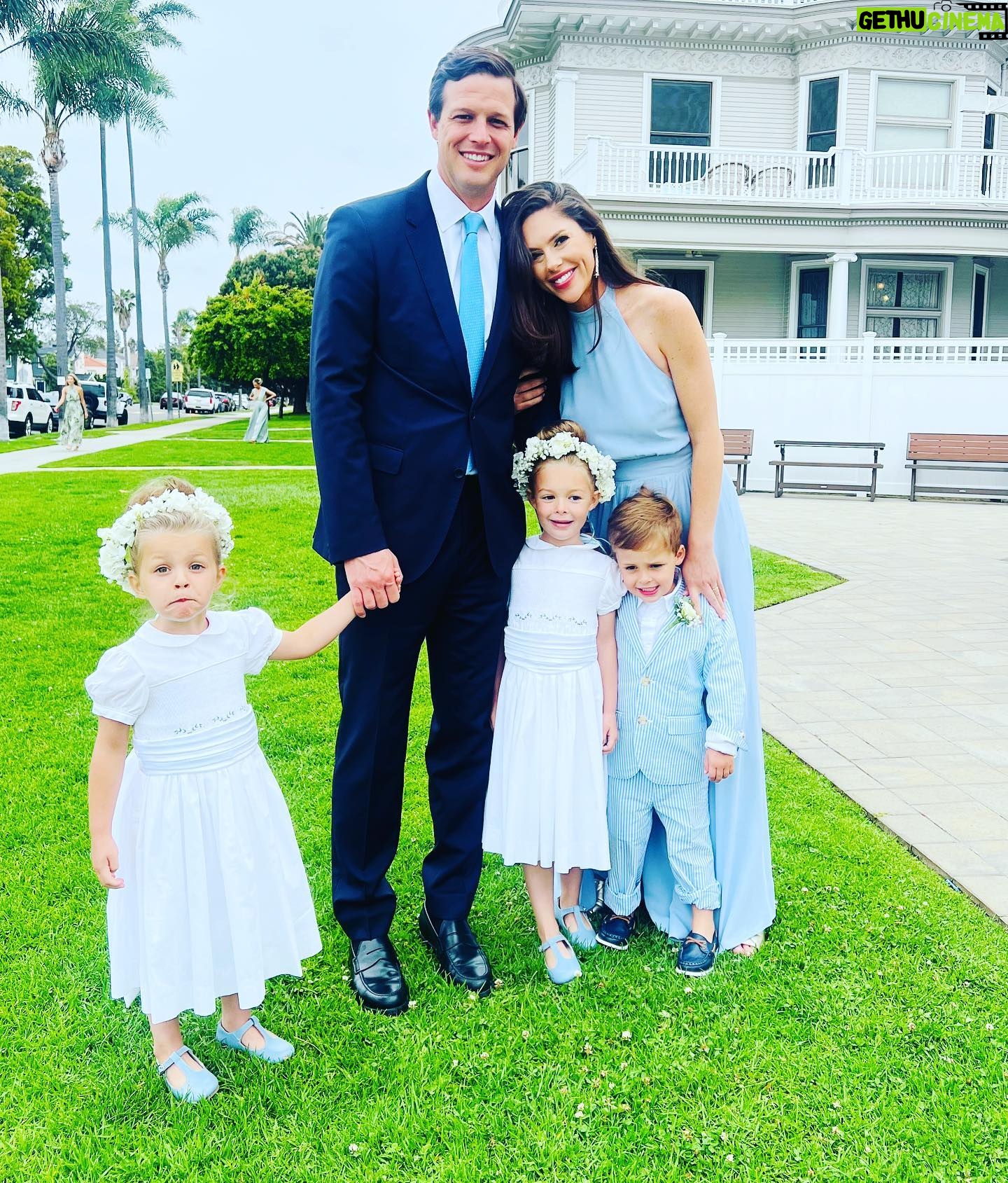 Abby Huntsman - 6.3K Likes - My little bro is married! And we get a new amazing sis!! Love you @allisongaskins. The most memorable weekend celebrating love, family and service 🇺🇸