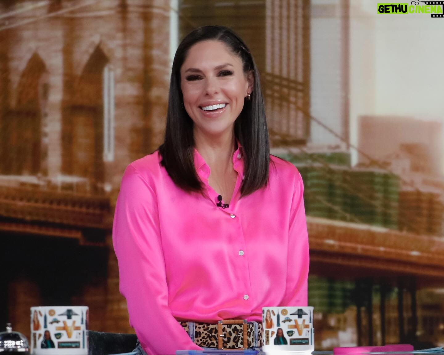 Abby Huntsman - 1.5K Likes - 💜 💜 @theviewabc