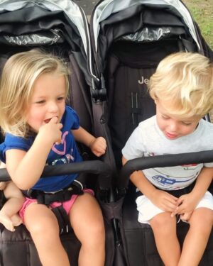 Abby Huntsman Instagram - Our favorite old married couple is 5 today! They couldn’t be more different, but also couldn’t love each other any more (if only we could all operate more like that in this world!) Influencing each other every step of the way for good and bad 🤣. No one makes us laugh harder. We also couldn’t love you two any more. The greatest surprise we’ve ever received in life (even though dad fainted in the docs office 😵‍💫!). And a shoutout to their big sis “mama Isabel” for taking care of all of us 💜