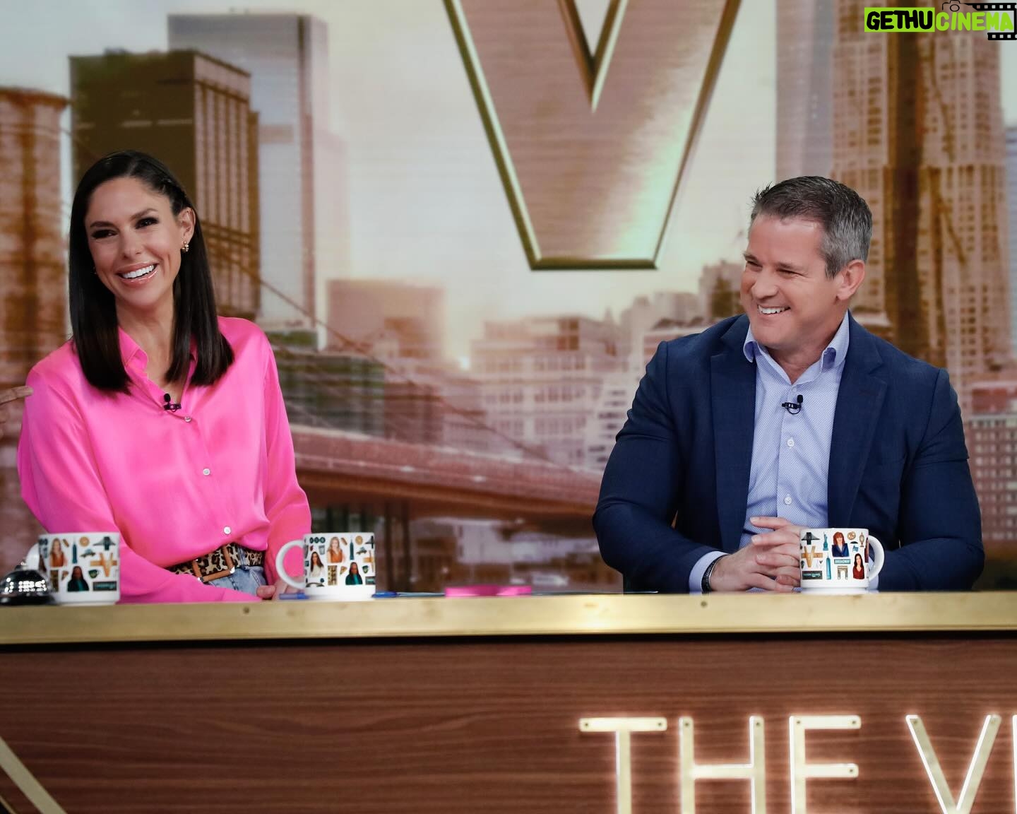 Abby Huntsman - 1.5K Likes - 💜 💜 @theviewabc