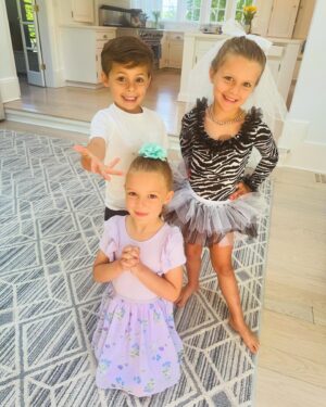 Abby Huntsman Instagram - Our favorite old married couple is 5 today! They couldn’t be more different, but also couldn’t love each other any more (if only we could all operate more like that in this world!) Influencing each other every step of the way for good and bad 🤣. No one makes us laugh harder. We also couldn’t love you two any more. The greatest surprise we’ve ever received in life (even though dad fainted in the docs office 😵‍💫!). And a shoutout to their big sis “mama Isabel” for taking care of all of us 💜