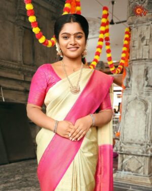 Abi Nakshathra Instagram - Saree-la azhaga irukkanga pa 😍

அன்னம் | திங்கள் - சனி | 7 PM

#SunTV #Annam #AbiNakshatra #SunDigital