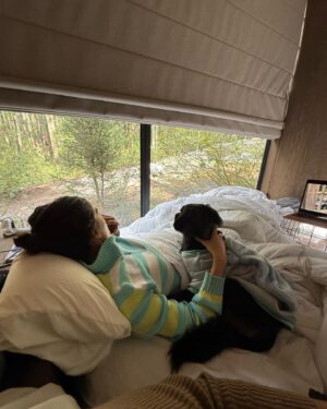 Abril di Yorio Instagram - empezando el 2025 con el ❤️feliz

En @cabins.wander 
gracias @aramdytalent