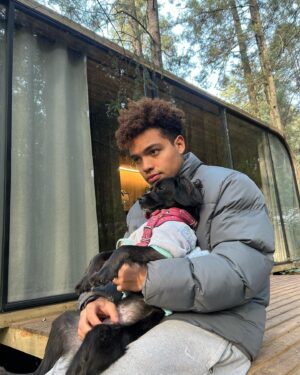 Abril di Yorio Instagram - empezando el 2025 con el ❤️feliz

En @cabins.wander 
gracias @aramdytalent