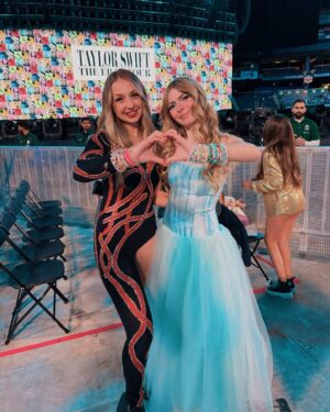 Addy Miller Instagram - and if you’re missing me… i’m a little busy at #TorontoTSTheErasTour

#TSTheErasTour @taylornation @taylorswift #SelfTitledEraTSTheErasTour