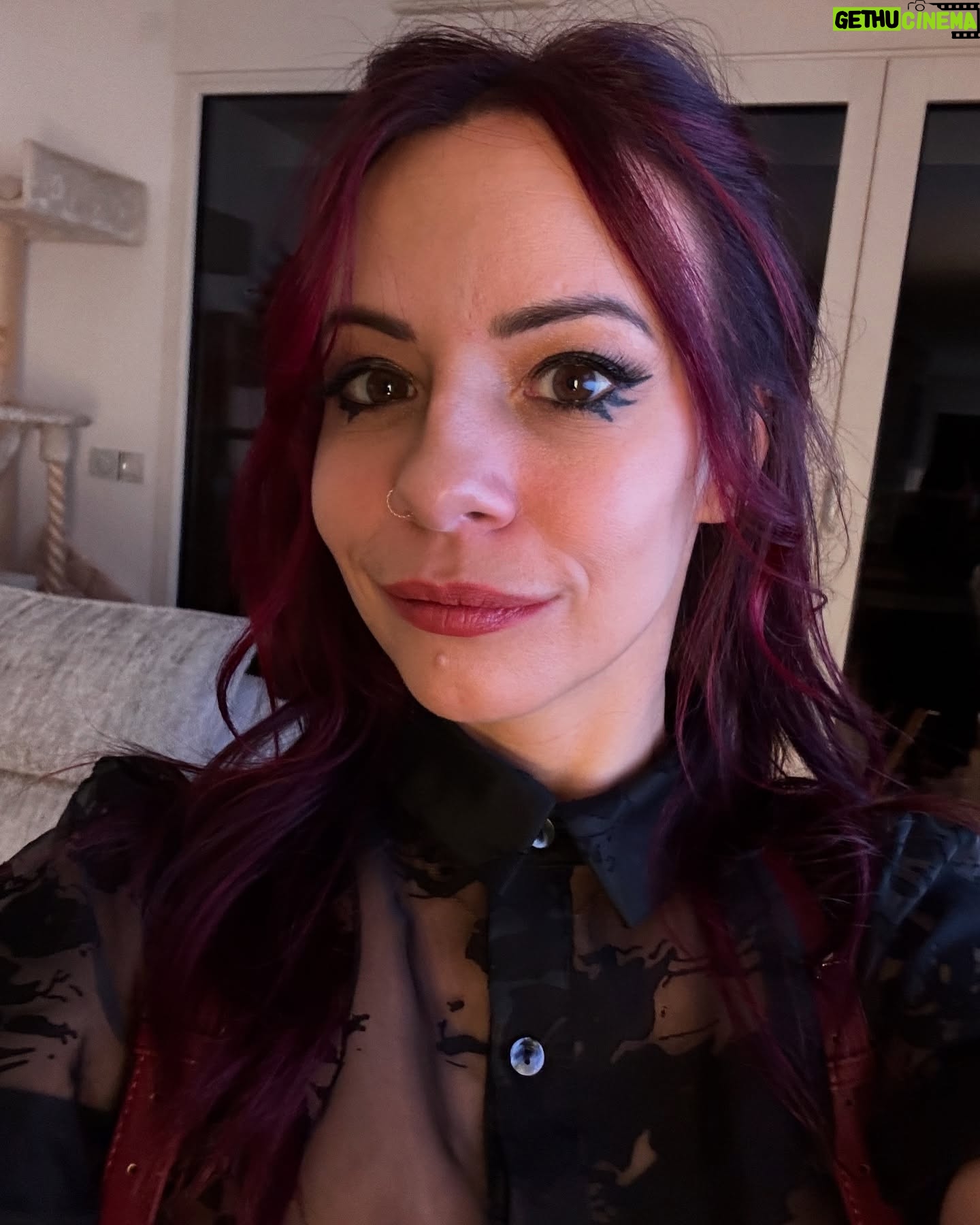 Adeline Chetail - 31.4K Likes - Chérie qui a agrandi les animaux ?
Souvenirs d’un weekend de pré Noël
L’AVP squid game (la saison 2 arrive le 26 décembre !)
J’aime vraiment créer des décors pour mes petites vidéos
Photo ascenseur post popup tellement éclatée tellement d’heures de sommeil en moins
Une partie de l’équipe de la VF d’Arcane, je vous en reparle bientôt 🖤
La soirée du Dernier Bal :
Coiffure et makeup par @mauranemu 🫶🏻
A tenu toute la soirée malgré beaucoup de champagne ✅