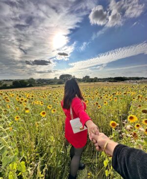 Aditi Shrestha Instagram - 🌻holding onto summer🌻 #countryside #london