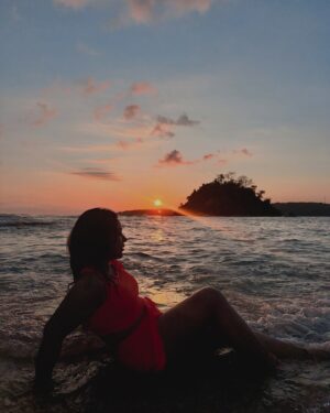 Aditi Shrestha Instagram - sunset chasing club 🌅🥥🐚💛