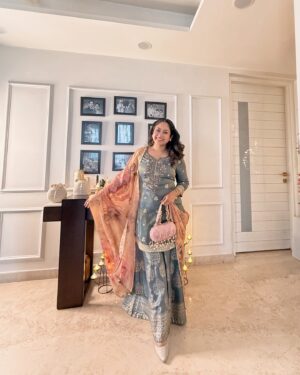 Aditi Shrestha Instagram - dressed to light up the night 🪔✨🪔
outfit @sochstories 
bag @eena.official 
jewellery-
@theofficialpandora 
@cartier 
@kasturijeweller 
footwear @pantaloonsfashion 

#diwali #outfit