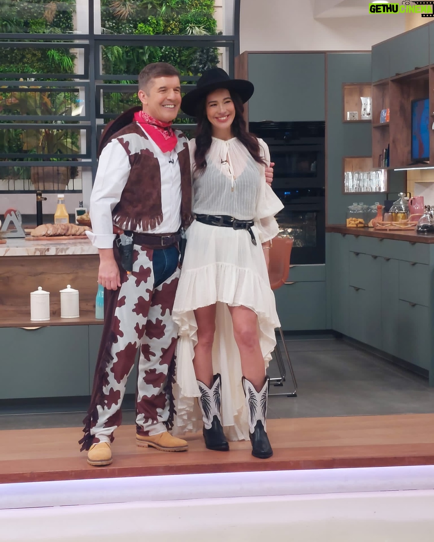 Adriane Garcia - 95 Likes - #texas #style #cowboyboots @casafeliz @sicoficial @cowboyboots_portugal #tvshow