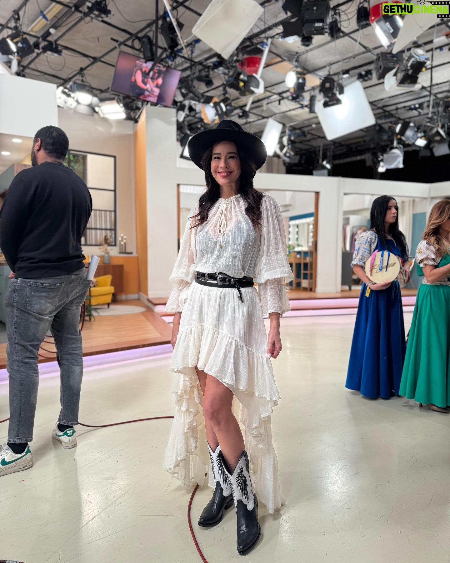 Adriane Garcia - 95 Likes - #texas #style #cowboyboots @casafeliz @sicoficial @cowboyboots_portugal #tvshow
