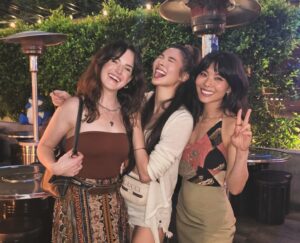 Aggie Hsieh Instagram - Thank you @josephpearlman for creating such a lovely community for actors all over the world that just wants to bring the art of "play" into out work. Not only am I happier with the way I approach the work now, but I've realized I've also gained a loving supportive group of people in my life all over the world. Thank you for giving me a reason to visit LA again ❤️

感謝 @josephpearlman 創建了這麼美好、支持性的社群，讓來自世界各地的演員們都能夠將‘玩樂’的藝術融入到我們的表演中。無論我們身處世界的哪個角落，無論生活如何變遷，每週的重逢總是讓人感覺時間從未流逝。我不僅在工作方式上有了新的突破，更在全球各地結交到一群充滿愛與支持的家人。感謝這段難忘的旅程，讓我有了重返洛杉磯的理由❤️。