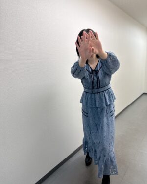 Ai Kayano Instagram - マネージャーが写真を撮りすぎる📸inふれる舞台挨拶（茅）

レースワンピース
@idem__official 

イヤリング
@osewaya_official