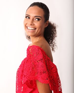 Aisha Jambo Instagram - Modo vibrações natalinas ativado… ♥️ Quero desejar um Natal lindo para todos vocês, com amor, paz, saúde. Que venha 2025 e suas boas novas.