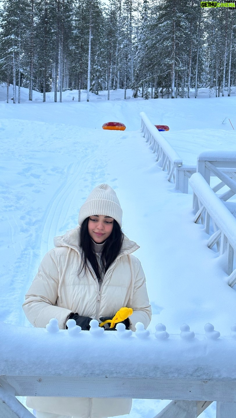 Aisha Zafar Khan - 17.7K Likes - Take a deep breath and enjoy my snow ducks 🐥❄️
📍 @arctictreehousehotel
.
.
.
#finland #lapland #snow #beautiful #travel #nature #sunrise #wintervibes #arctictreehousehotel #love #snowducks #white #dream #bestplacestogo
