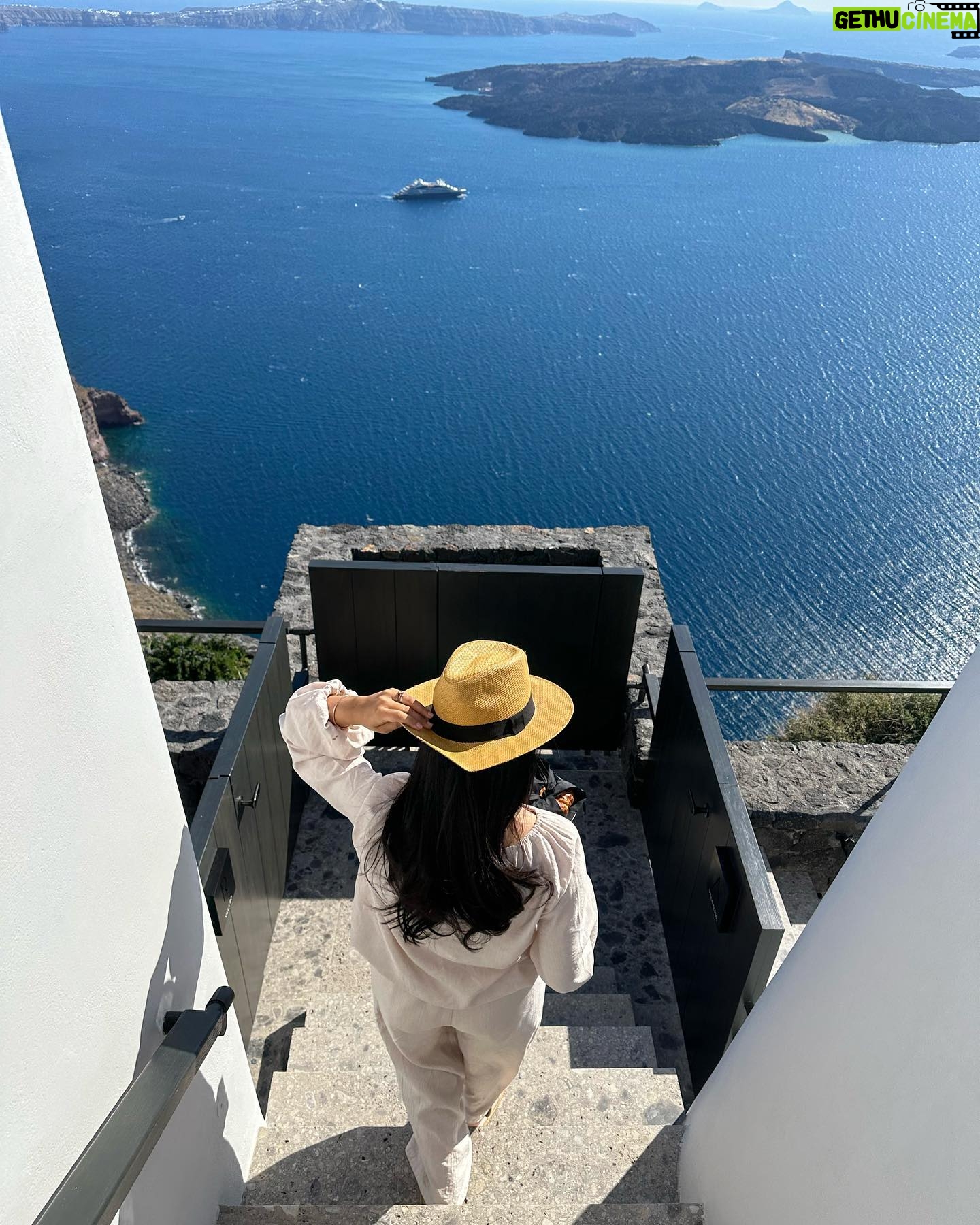 Aisha Zafar Khan - 9.4K Likes - Lost in the beauty of Santorini's caldera view. A mesmerising sight that will stay with me forever.
#Santorini #caldera #views #travel