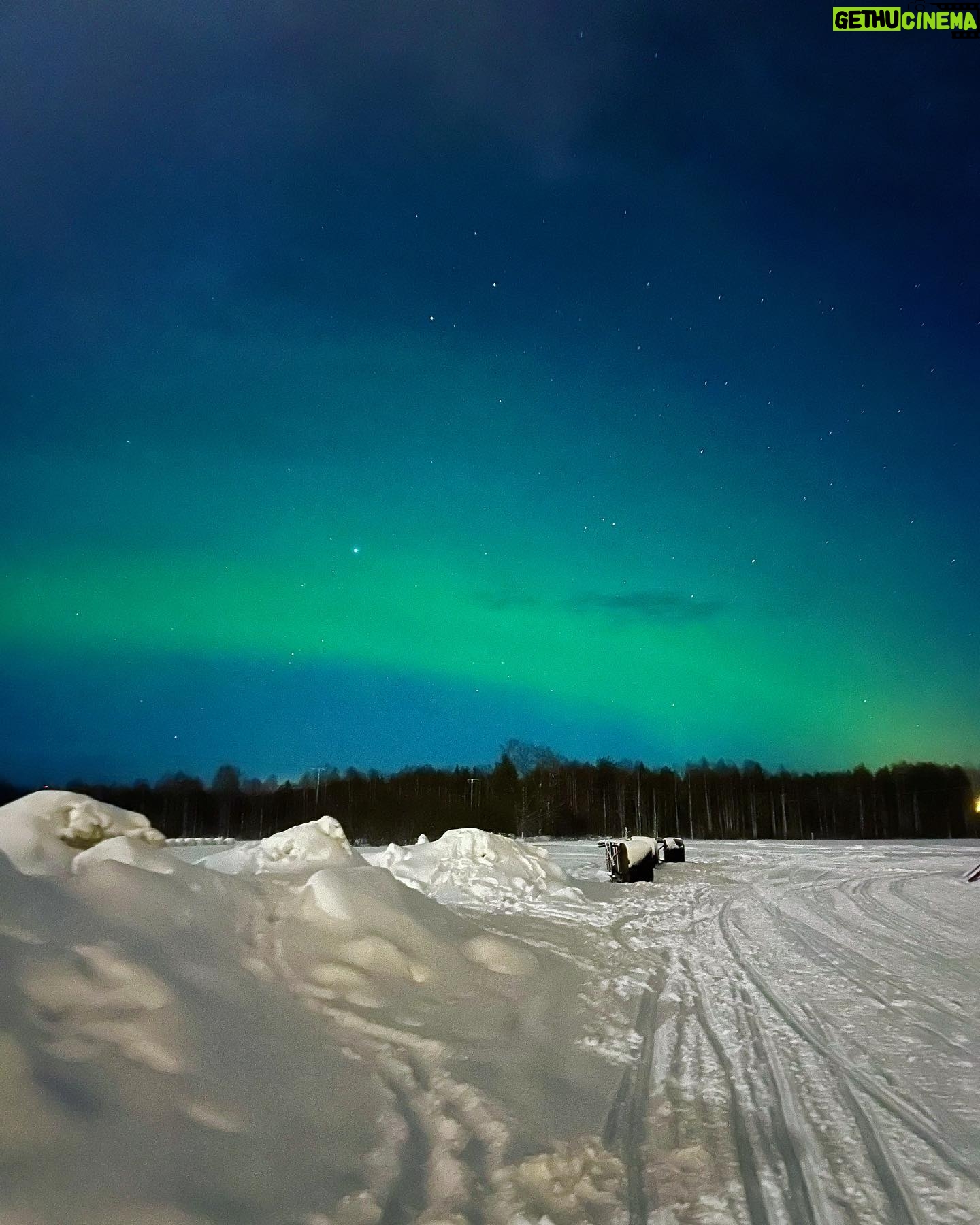 Aisha Zafar Khan - 8.4K Likes - Keep me where the Northern Lights are 🌌