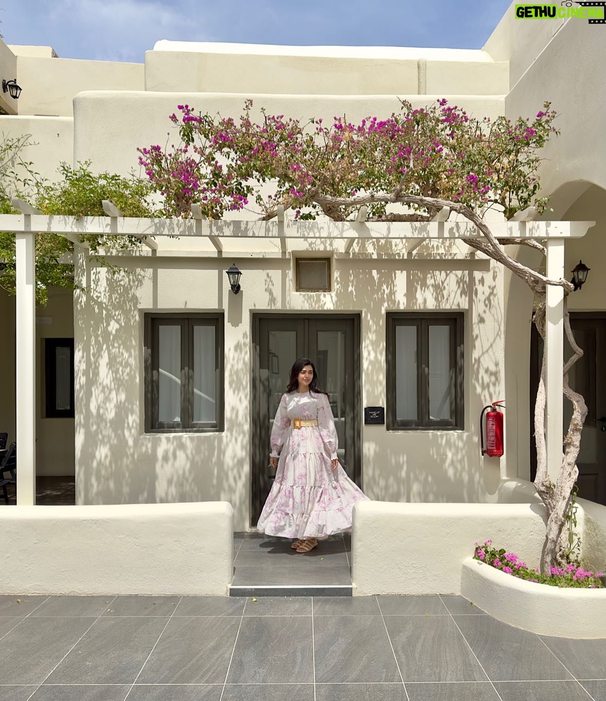 Aisha Zafar Khan - 11.4K Likes - Chasing dreams and making memories
.
.
.
#santorini #dream #travel #pink #summer #goodvibes #bougainvillea #belloniasvillas