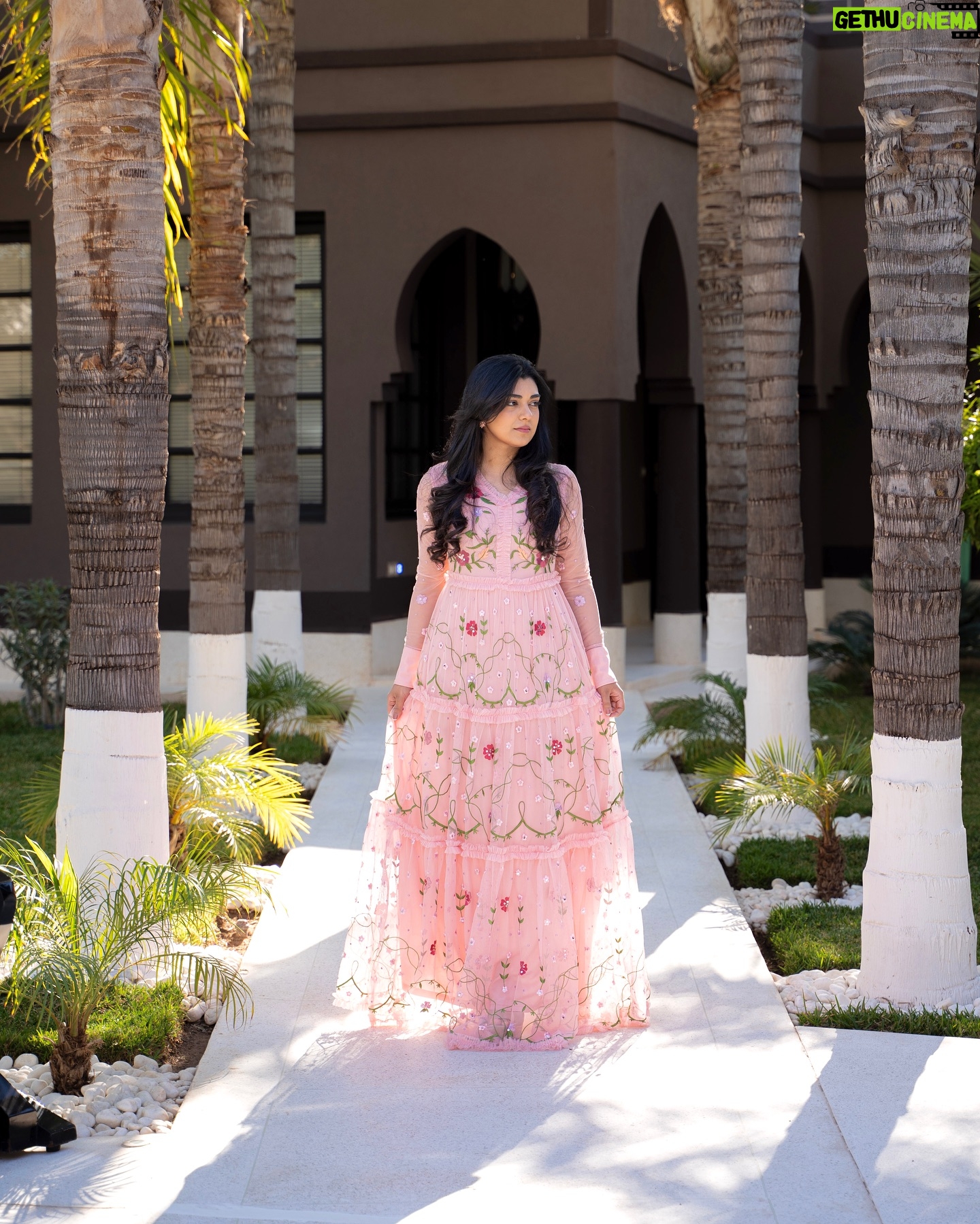 Aisha Zafar Khan - 10.5K Likes - Embracing summer vibes in this stunning pink floral maxi dress from @frockandfrill 🌸
Feeling like a garden goddess in every twirl and swirl. 🌷✨
#FrockAndFrill #SummerStyle #FloralFashion #MaxiDressMagic #OOTD #FashionInBloom #DressToImpress