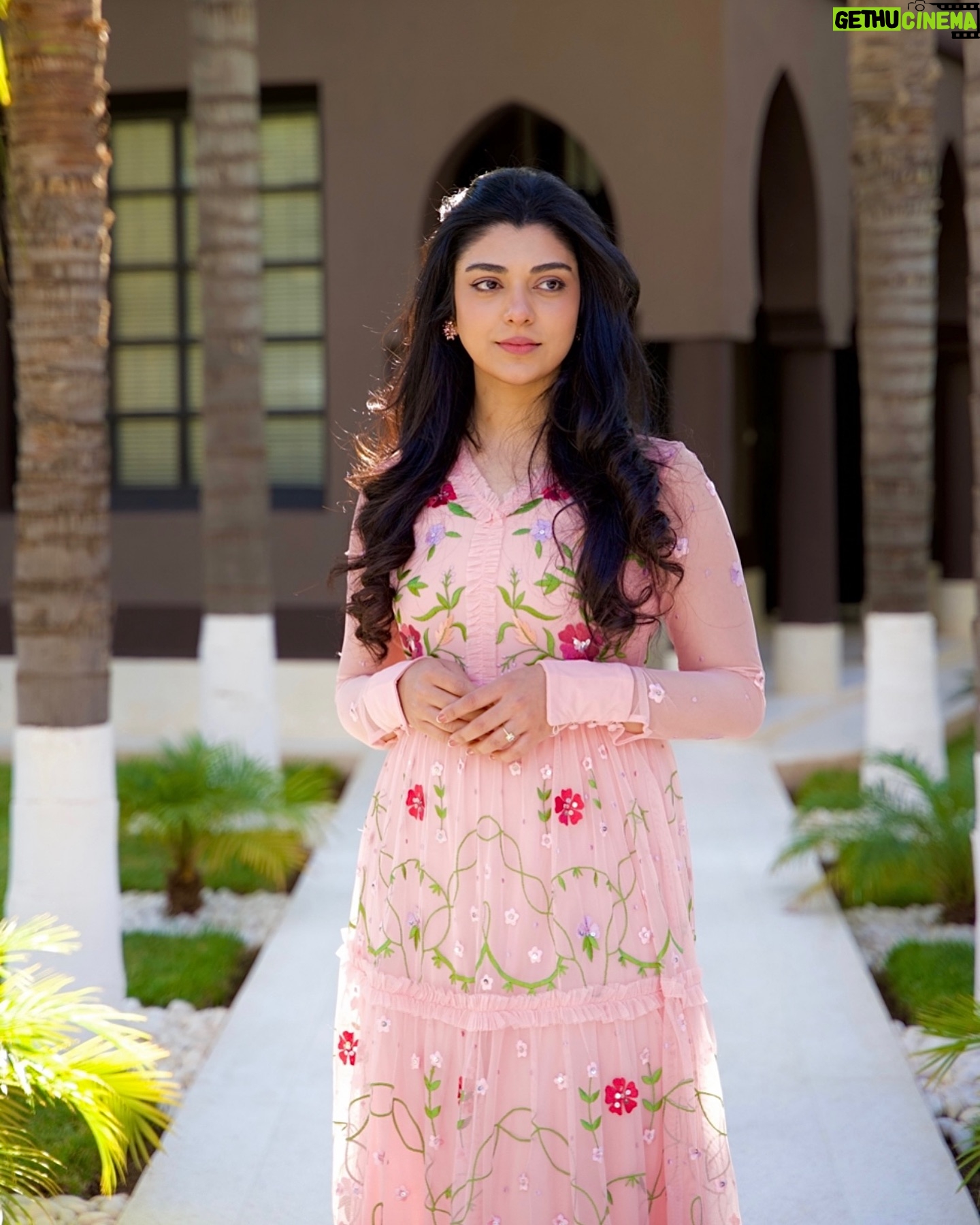Aisha Zafar Khan - 10.5K Likes - Embracing summer vibes in this stunning pink floral maxi dress from @frockandfrill 🌸
Feeling like a garden goddess in every twirl and swirl. 🌷✨
#FrockAndFrill #SummerStyle #FloralFashion #MaxiDressMagic #OOTD #FashionInBloom #DressToImpress