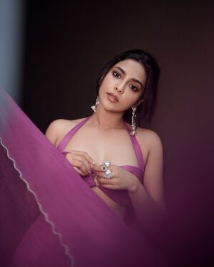 Aishwarya Lekshmi Instagram - Stay moisturised and mind your own business 😂

My All Woman GlamTeam 💗

Styling : @styledbysmiji in @baisegaba @the.yellow.dot 
Jewellery : @tribebyamrapali  @elsolstrategicconsultants 
Photographed by : @merin__georg 
MUAH : @femy_antony__ 

(Shouldnt have asked @thevinothcj to give me a caption 🤣.. Take up any issues with him now 🤣)
