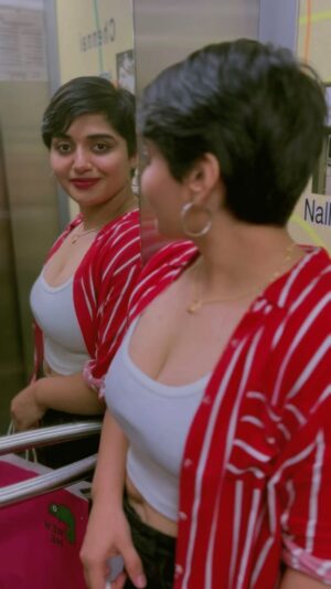 Aishwarya Murali Instagram - @newme.asia popup in #nammachennai is a dream come true moment for me 🤩

Have been wanting to check their clothes for sometime now and this opportunity knocked at my door 🚪🥳

What are you waiting for my ladies, it's happening right now at Zone - by the Park Hotel from 10am onwards.

Don't miss this opportunity!

#newmeontheroad #newmegals #popupshop #chennai #fashionista #fashion #trendingreel #tamil #tamilreels #tamilponnu #fastfashion #freshfashion