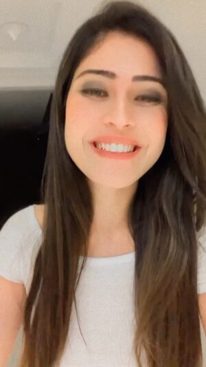 Aishwarya Raj Bhakuni Instagram - No feminine men were harmed in making of this video❤️
.
#reelitfeelit #reelkarofeelkaro #trending #viralvideos #explore #men #rant