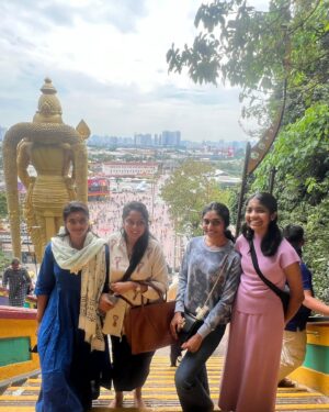 Aishwarya Rajesh Instagram - And finally visited #Batucaves and my fav #Murugaaa 🙏